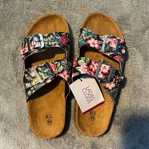 Womens size 7/8 sandals